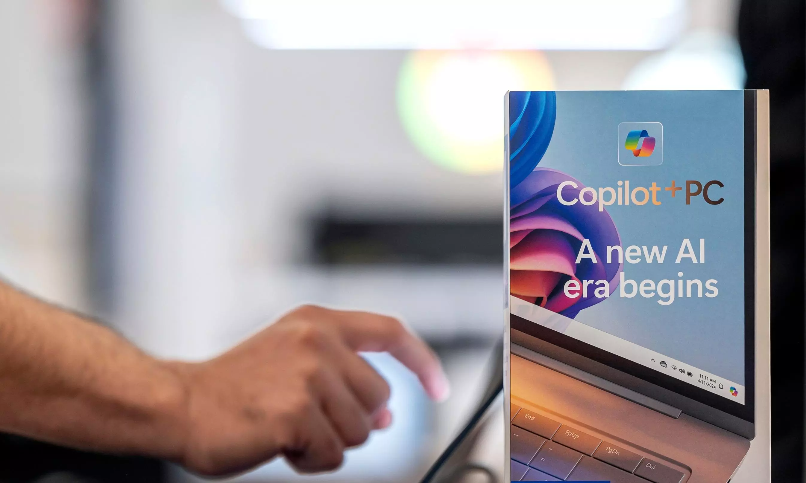 Microsoft Partners With OpenAI Rival Anthropic on AI Copilot