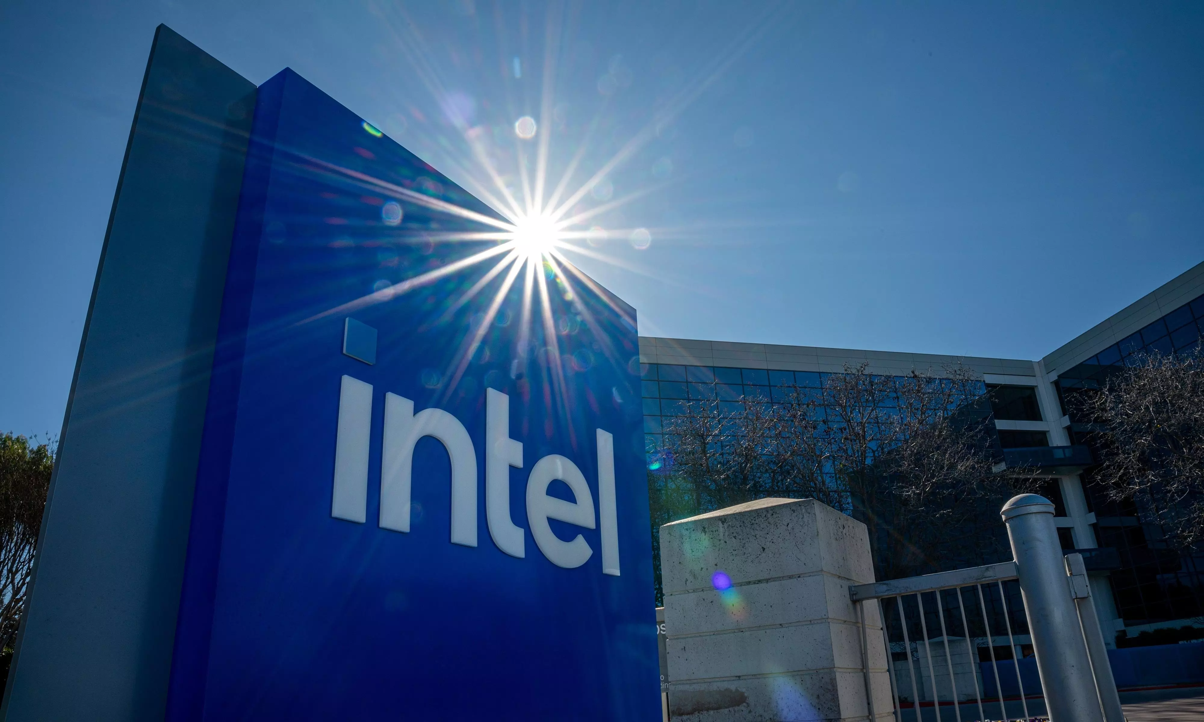 Intel Is Seeking an Investment From Apple as Part of Its Comeback Bid
