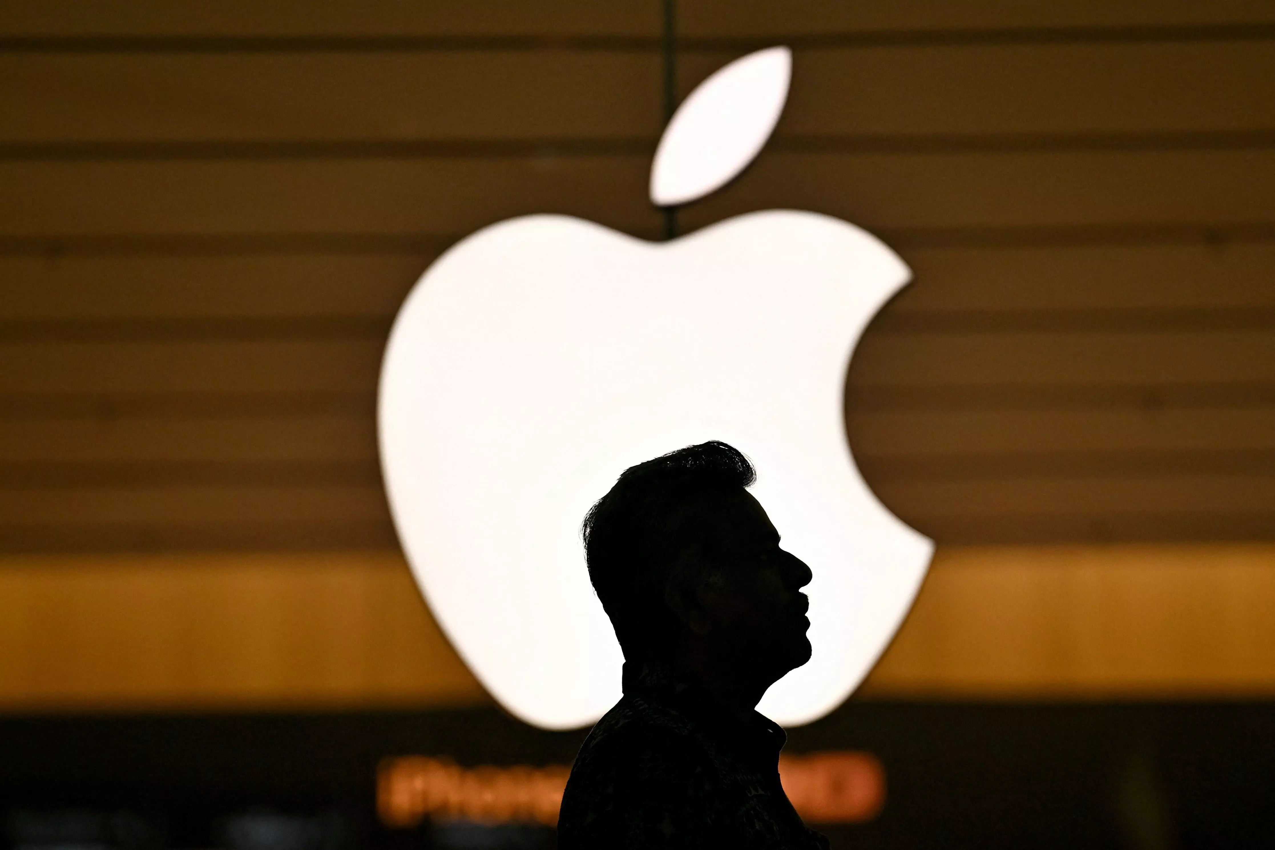 Apple Blames EU Tech Law For Postponed Features, App Marketplace Risks Apple Blames EU Tech Law For Postponed Features, App Marketplace Risks