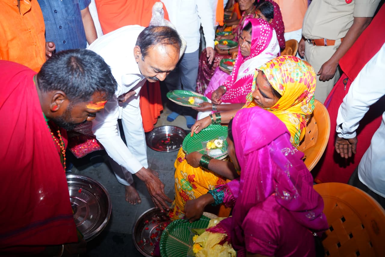 Etala Rajendar Honors Dalit, Lambada Women in Paada Puja
