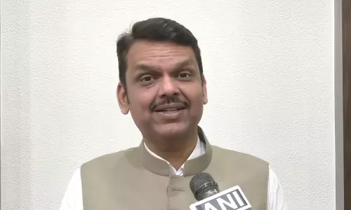 Fadnavis Mocks Rahul’s Gen Z Appeal on Vote Theft