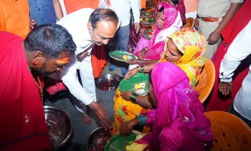 Etalas Paada Puja Honours Dalit, Lambada Women
