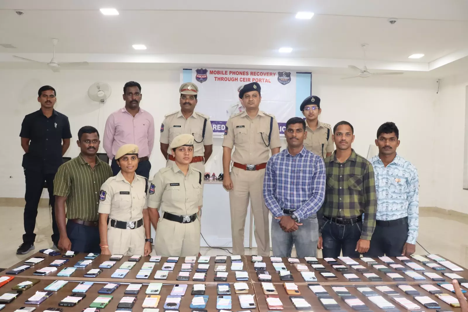 Kamareddy Police Recover 157 Stolen Mobiles Worth Rs 25 Lakh