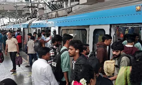 No Extra Coaches in 8 Years, Metro Users Fume