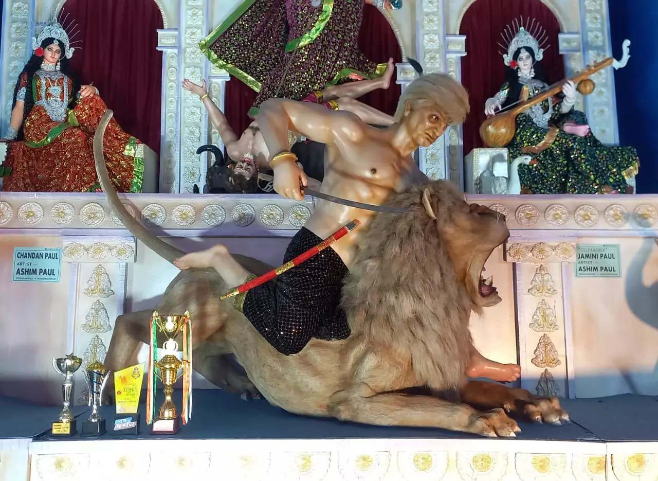 Trump-Like Mahishasura Pulls Crowd in Berhampore