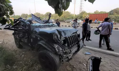 5 Dead, 1 Injured in Thar Crash on Delhi-Gurugram Expressway 5 Dead, 1 Injured in Thar Crash on Delhi-Gurugram Expressway