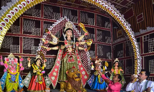 Navaratri 2025 Day 6: Goddess Katyayani, Significance, Puja Timings, Mantras, Colours