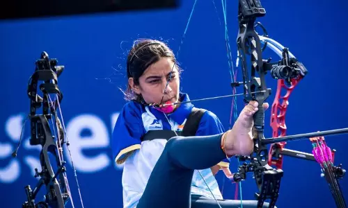 Armless Indian Archer Sheetal Devi Wins Gold at Para World Archery Championship