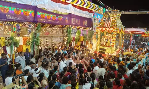 VIPs, Entourages, at Tirumala Edging Out Common Devotees from Mada Streets