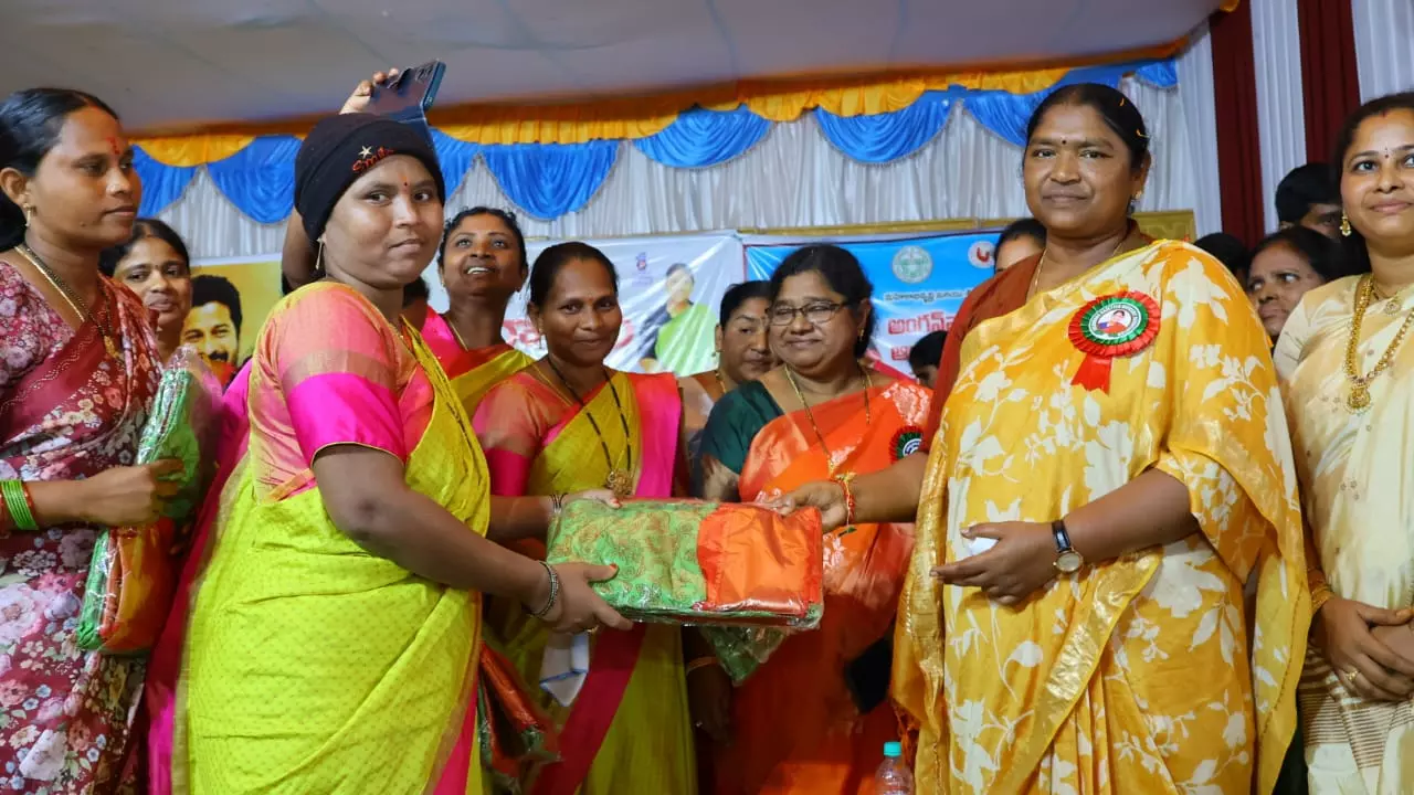 Congress Distributes High Quality Bathukamma Saris To SHG Members