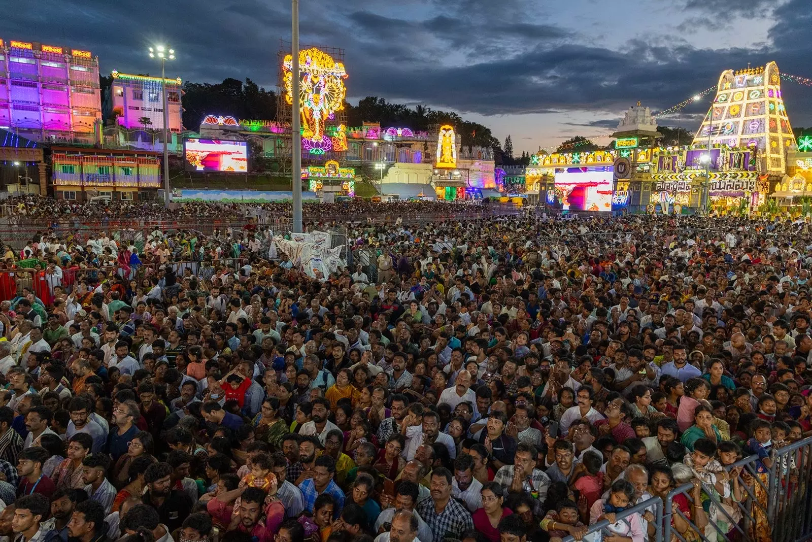 Heavy Rush For Garuda Seva Stretches Traffic, Crowd Management Capabilities Heavy Rush For Garuda Seva Stretches Traffic, Crowd Management Capabilities