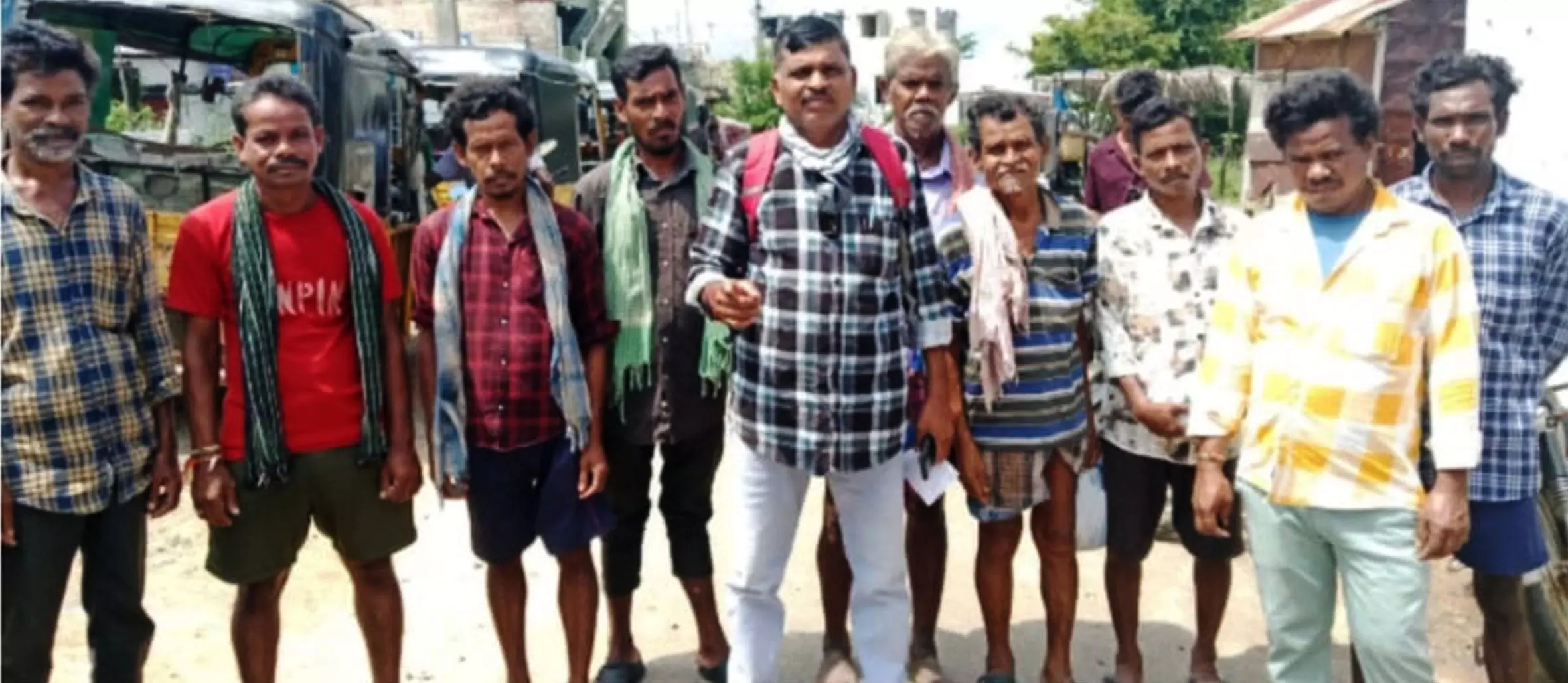 800 Manyam Tribals Live in Asbestos Ruins