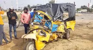 3 Killed In Auto, Car Collision On Highway In Nalgonda 3 Killed In Auto, Car Collision On Highway In Nalgonda
