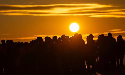 Britain May Strengthen Rules for Migrants Seeking Permanent Residency