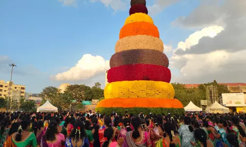1,354 Women and 63-ft Floral Bathukamma Set Guinness World Record in Hyderabad