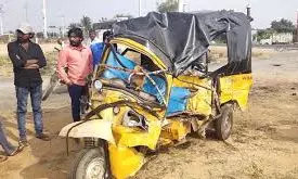 3 Killed In Auto, Car Collision On Highway In Nalgonda