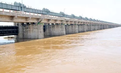 Godavari, Krishna Rivers in Spate Godavari, Krishna Rivers in Spate