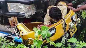 3 Dead As Lorry Rams Into Auto-Rikshaw At Pathikonda