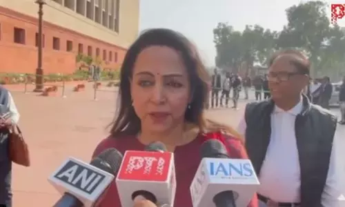 Hema Malini Leads NDA MPs to Karur, Alleges Fishy Power Cut During Vijay’s Rally