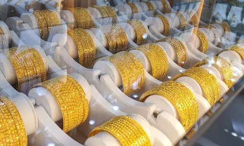 Gold Up Rs 500 To Hit Rs 1.2 lakh Per 10 gm