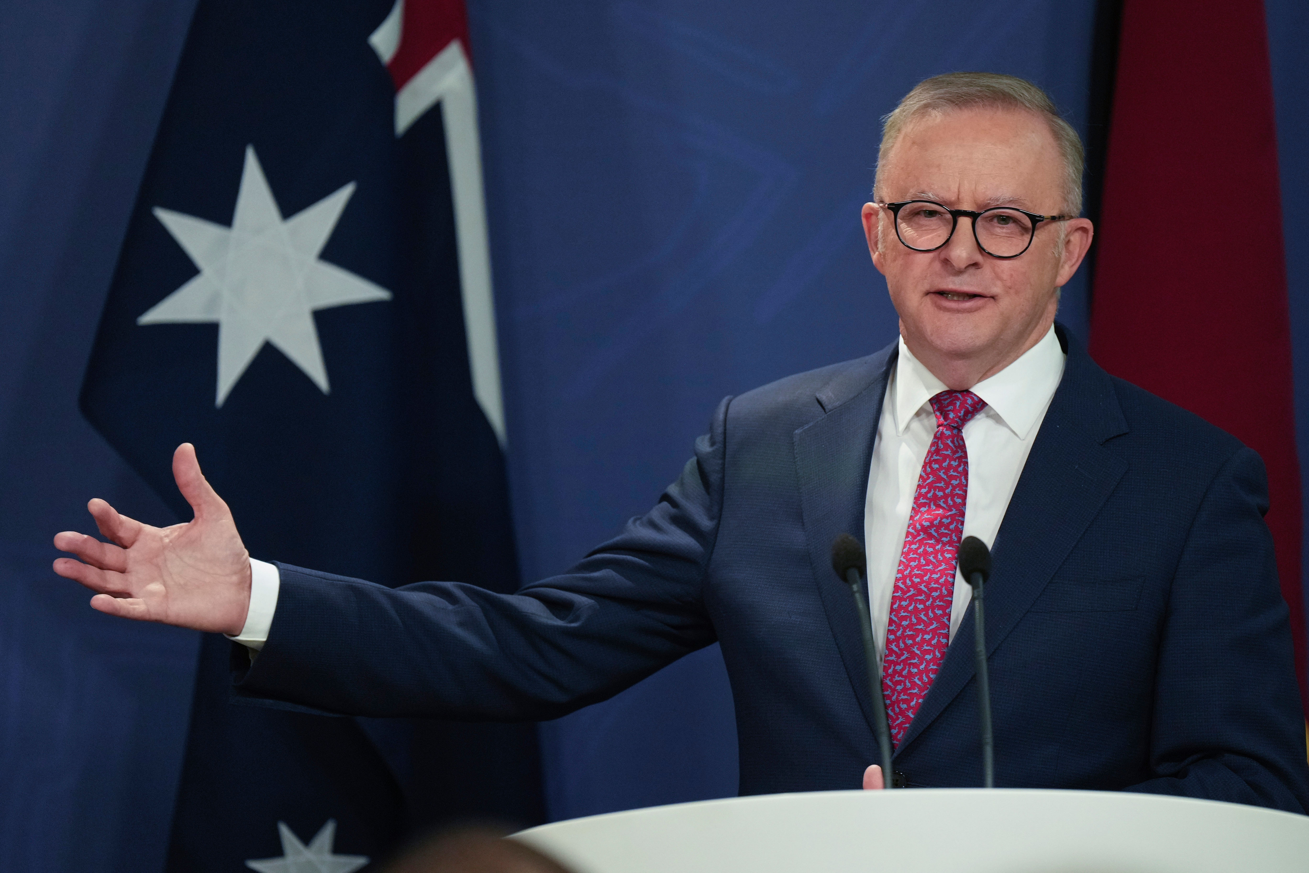 Australia Calls on China to Resume Iron Ore Imports