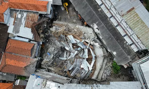 Indonesia School Collapse: 91 Students Trapped, 3 Dead