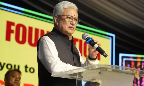 Governor, CM, KCR Extend Dasara Greetings