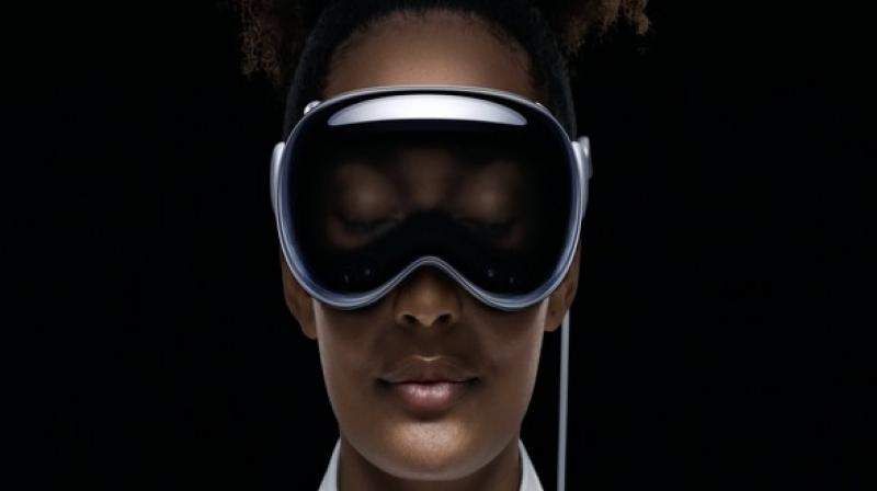 Apple Halts Imaginative and prescient Professional Overhaul to Concentrate on AI Glasses: Report