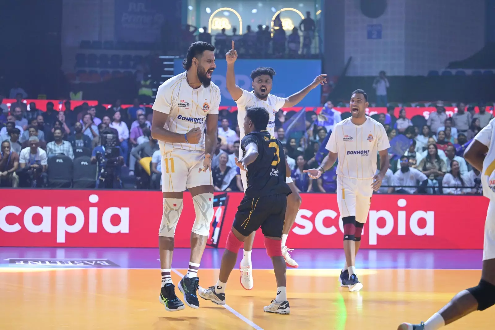 Prime Volleyball League 2025: Ahmedabad Defenders’ Win Five-Set Thriller Against Delhi Toofans