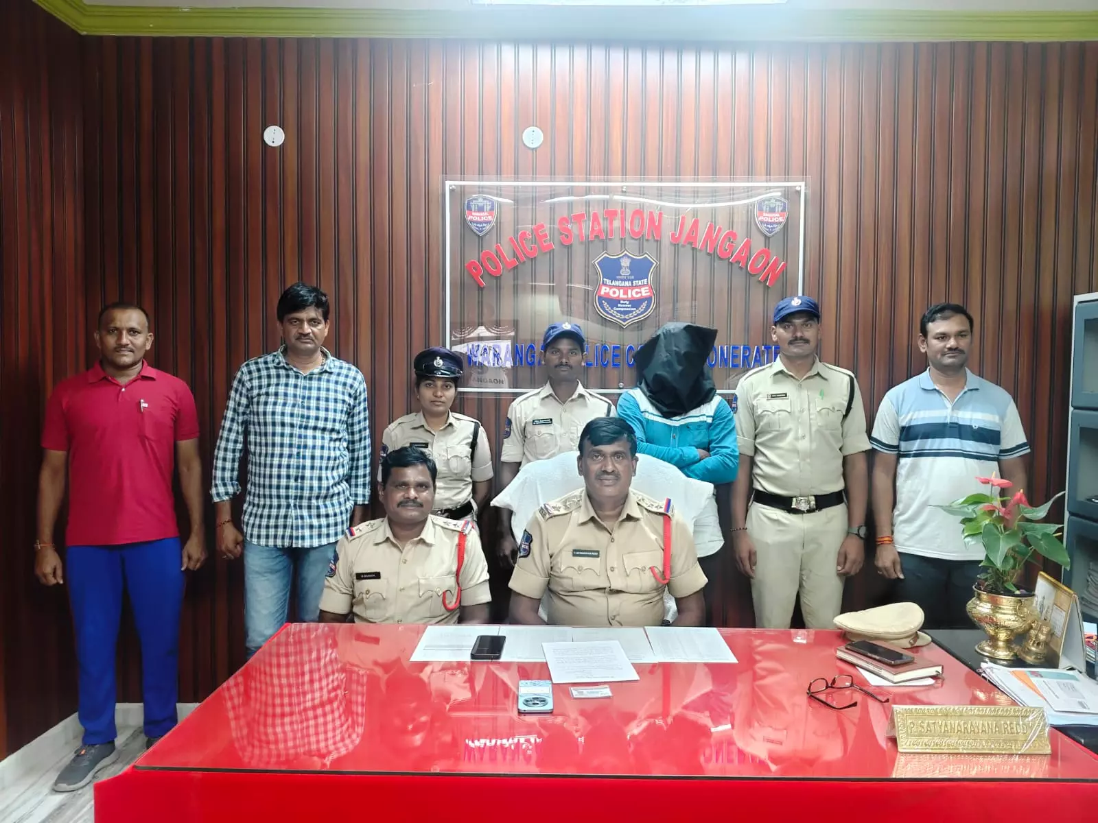 Driver Impersonating Cop Held For Extortion In Jangaon Driver Impersonating Cop Held For Extortion In Jangaon