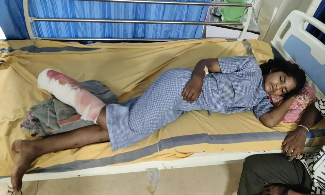 Chhattisgarh: Female Naxal Injured While Planting IED, Abandoned by Colleagues; Admitted to Hospital by Jawans
