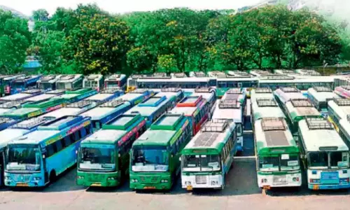 Youth, Students Prefer Private Buses, Cars for Dasara Travel