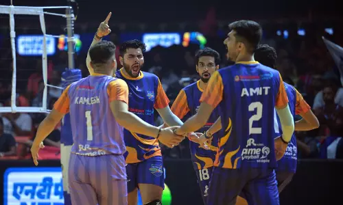 PVL 2025: Mumbai Meteors Rock Hosts Hyderabad Black Hawks with 3–0 Win
