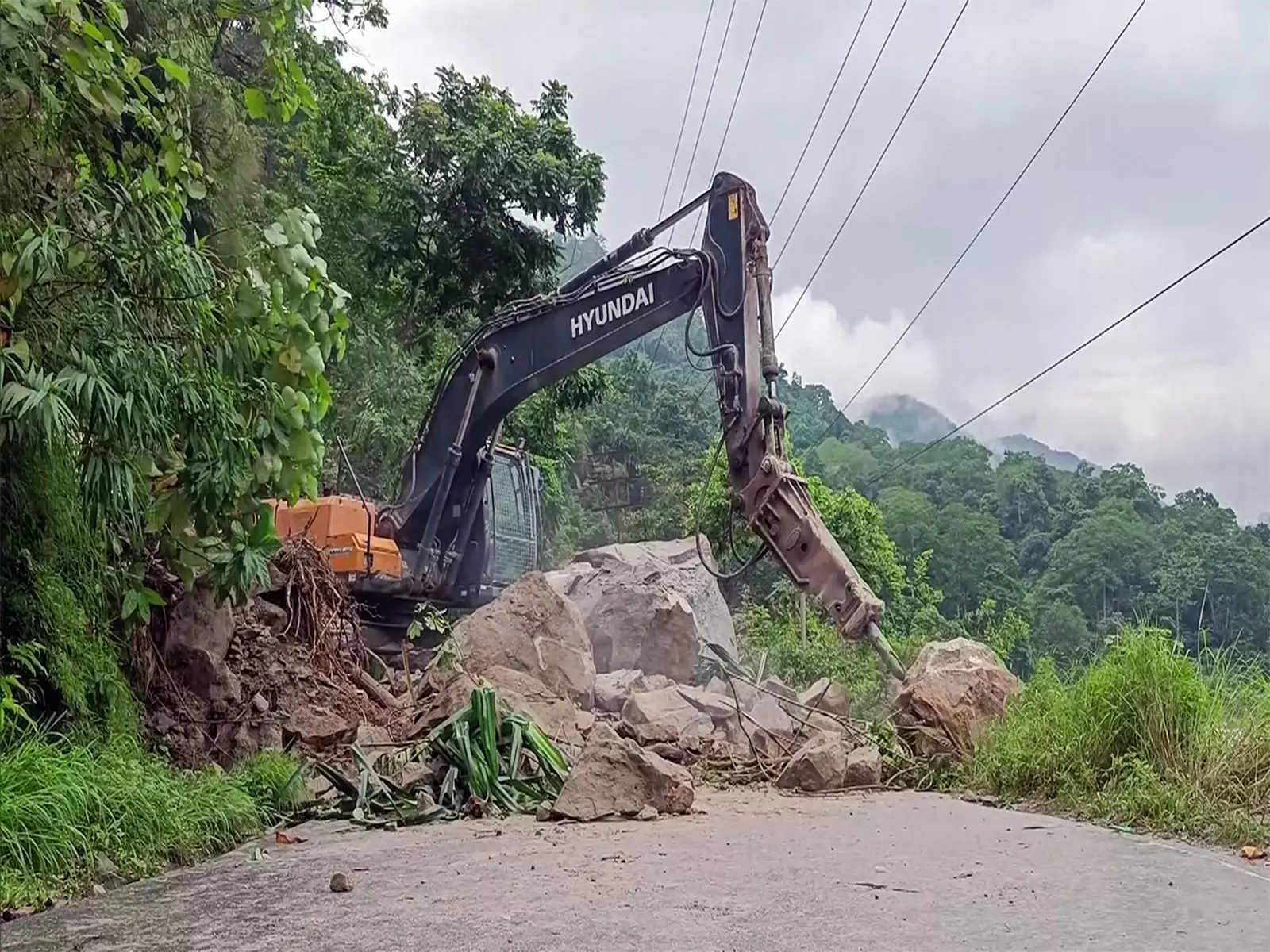 Multiple Landslides in Kalimpong as Heavy Rains Wreak Havoc in Bengal