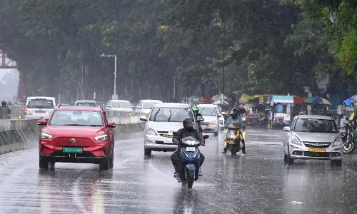 Rain Cracks 1,000 mm Mark in Monsoon from June to October