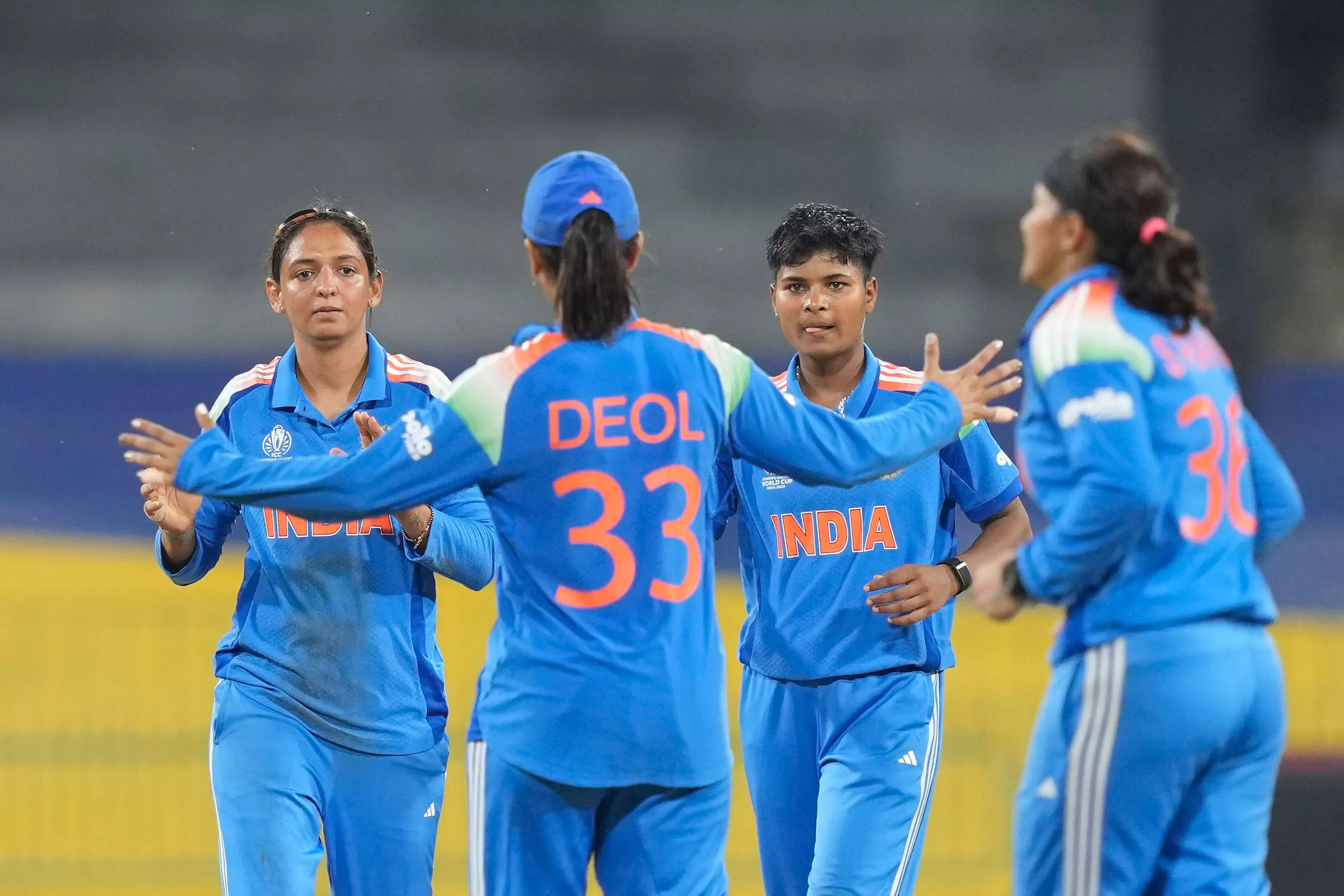 India Beats Pakistan in Womens Cricket World Cup