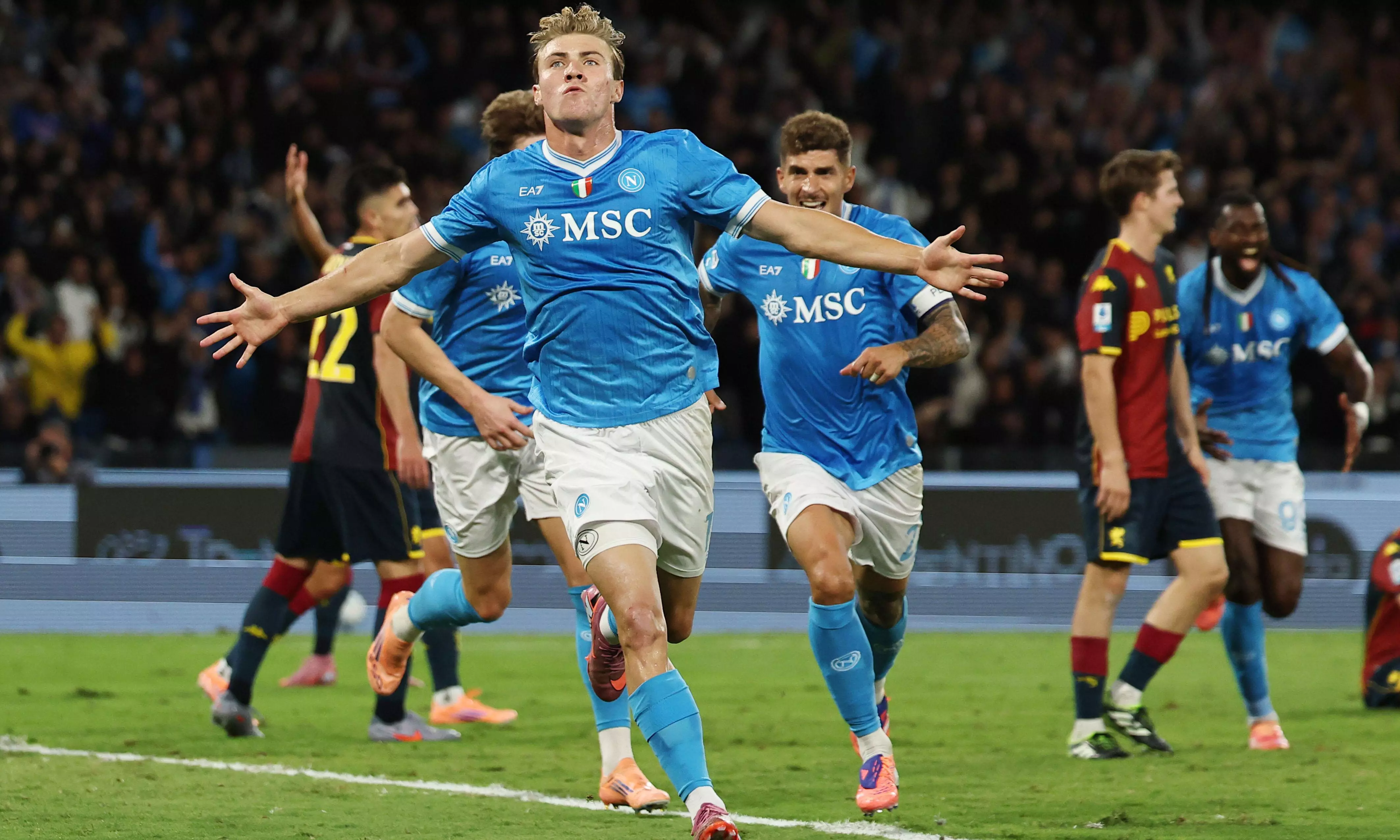 Serie A: Napoli Move Top With Battling 2-1 Win Over Genoa
