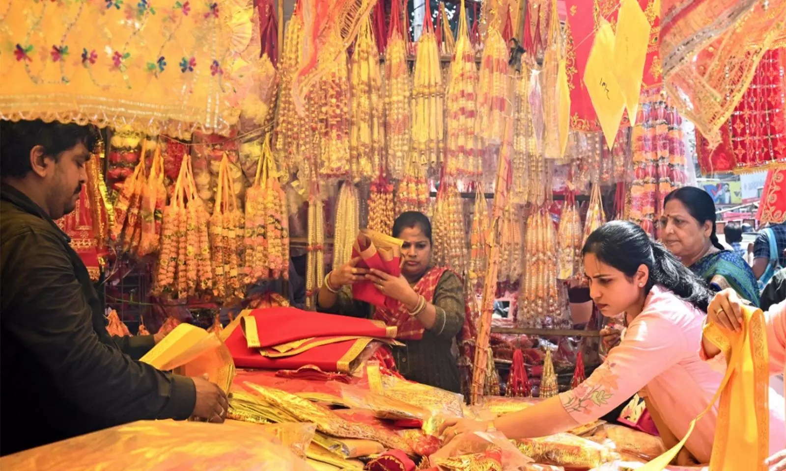 Festive Season Spending Estimated to Touch Rs 14 Lakh Crore