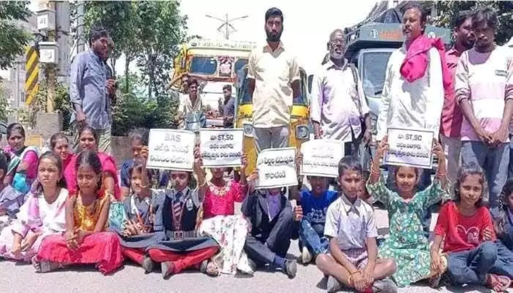 Parents, Children Protest As Schools Block Re-Entry of Students in Jagtial Parents, Children Protest As Schools Block Re-Entry of Students in Jagtial
