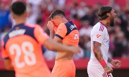 La Liga: Barcelona Beaten 4-1 at Sevilla As Lewandowski Misses Penalty With Yamal Out