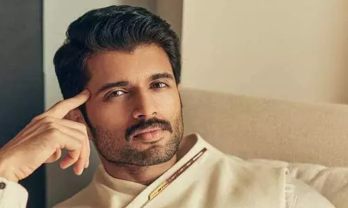 Vijay Deverakonda Escapes Unhurt in Car Accident