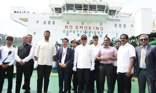 Minister Sonowal Welcomes VLGC Shivalik in Vizag