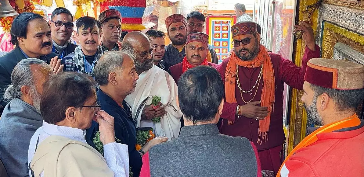 Rajinikanth Visits Badrinath Dham