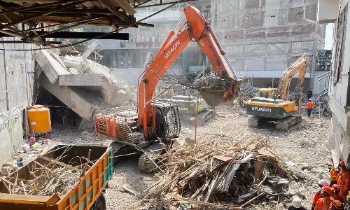 Indonesia School Collapse Toll Hits 67 as Search Ends