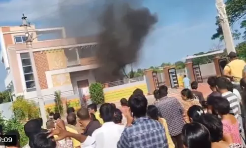 Angry Victims Torch Moneylender’s House in Nalgonda Over Unpaid Dues Angry Victims Torch Moneylender’s House in Nalgonda Over Unpaid Dues