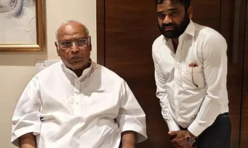 Producer and Congress Leader Sk Basheed Visits AICC Chief Mallikarjun Kharge in Bengaluru