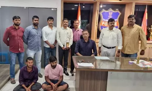 Hyderabad Police Nabs 2 Persons for Possessing Country-made Pistol