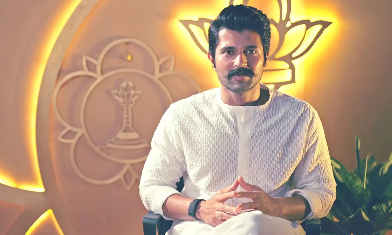 Vijay Deverakonda Describes Himself as a Student of Puttaparthi