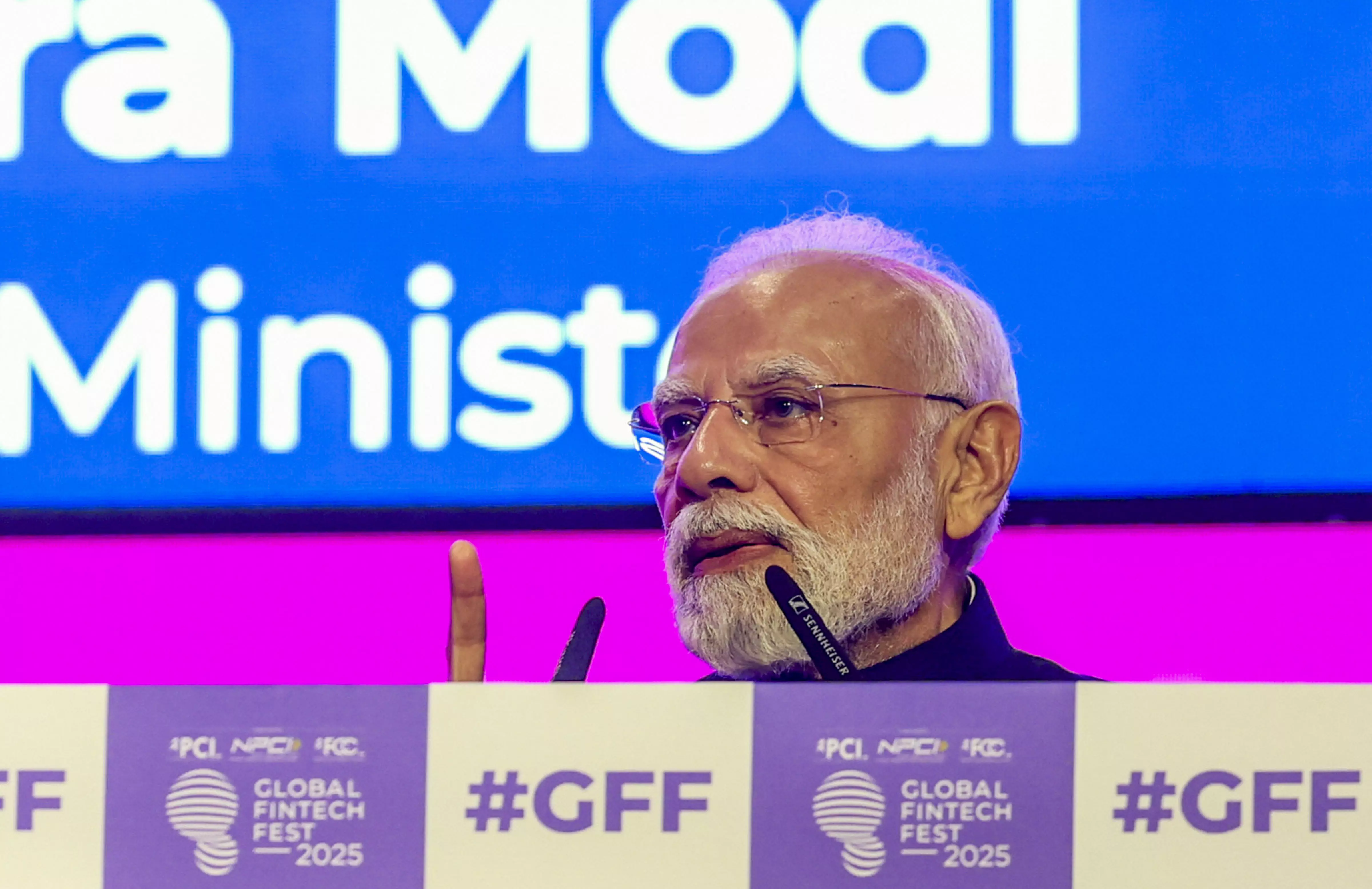 Modi Speaks to Israeli PM Netanyahu Modi Speaks to Israeli PM Netanyahu