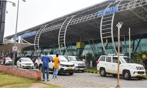 Bengaluru-Guwahati Air India Express Flight Makes Emergency Landing in Bhubaneswar After Passenger Falls Ill